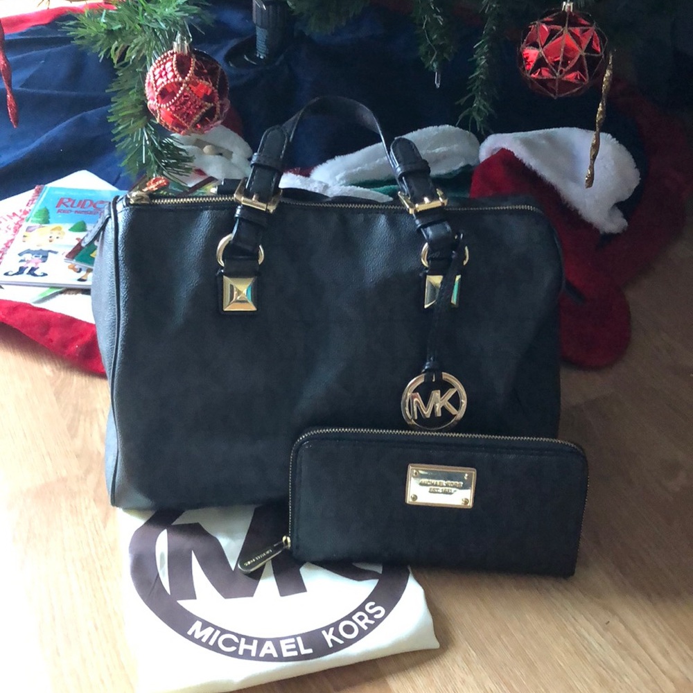 Michael Kors large Grayson Logo tote w/ wallet